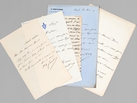4 Lettres autographes signées, dont deux sur papier à son chiffre, une sur papier bleu à en-tête de la Rédaction du Constitutionnel : il demande une loge...