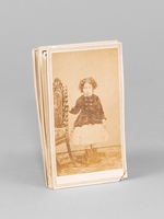 Lot de 10 portraits photographiques anciens format carte de visite (montés sur carton format approximatif 10,5 x 6,4 cm), vers 1867-1880, dont 8 portraits pris à San Francisco (Bradlley & Rulofson, Edouart's Photograph, Vance's), et 2 portra